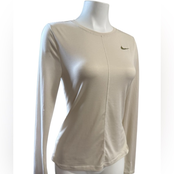 Nike Women's Dri-FIT Top Swift UV Long-Sleeve Running, Sz S - Picture 4 of 8